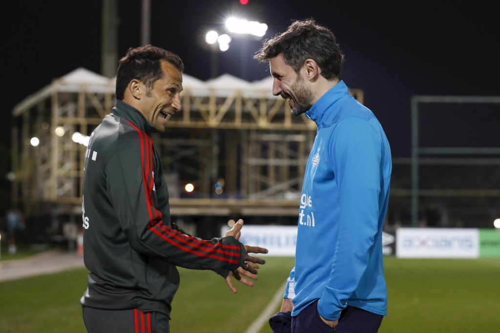 在半场休息 在半场休息