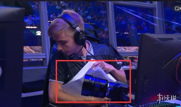 高居榜首 高居榜首