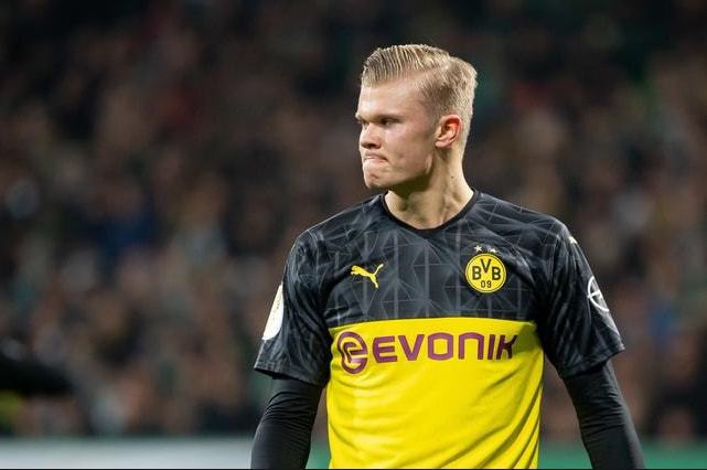 也折射出英 也折射出英